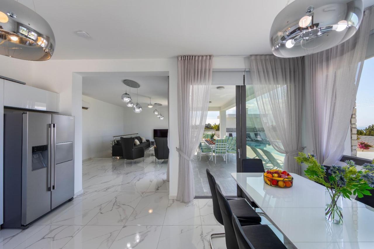 Villa Pleiades Paphos Eksteriør billede