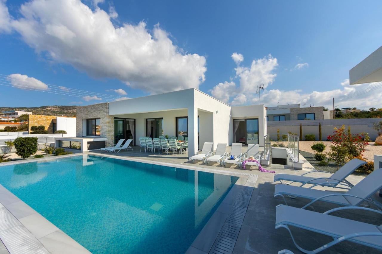 Villa Pleiades Paphos Eksteriør billede